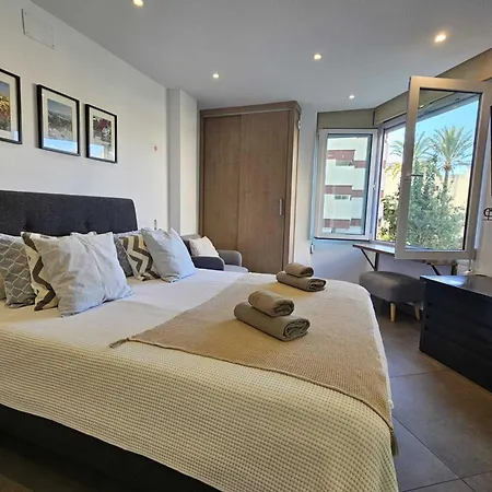 Acogedor Moderno Con Piscina En Nerja, Perfecto Escapada Διαμέρισμα