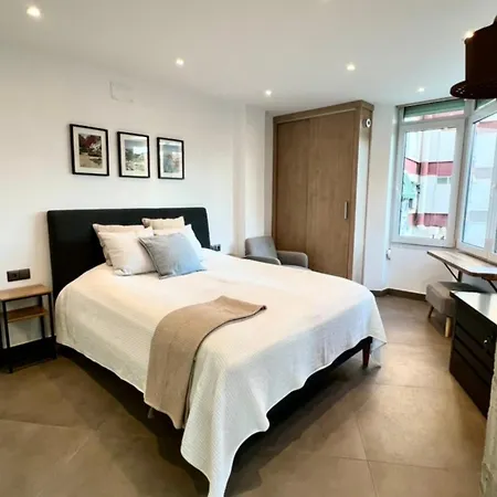 Acogedor Moderno Con Piscina En Nerja, Perfecto Escapada *