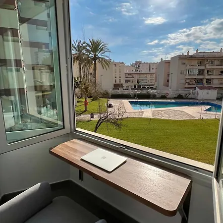 Acogedor Moderno Con Piscina En Nerja, Perfecto Escapada